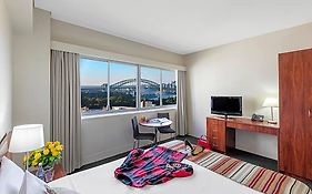 Macleay Hotel